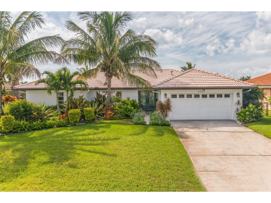 2052 Montana Avenue NE Saint Petersburg FL 33703 - TAMPA BAY U8205600 image1