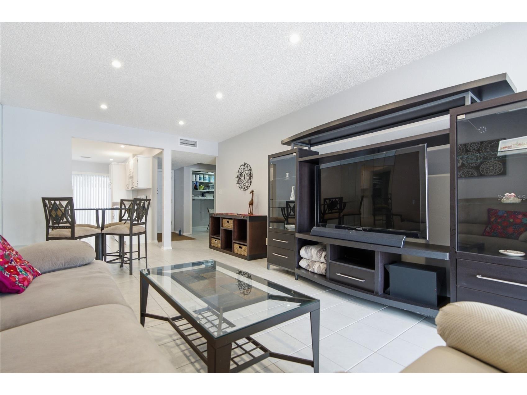 2052 Sunset Point Road #45 Clearwater FL 33765 TB8523973 image3