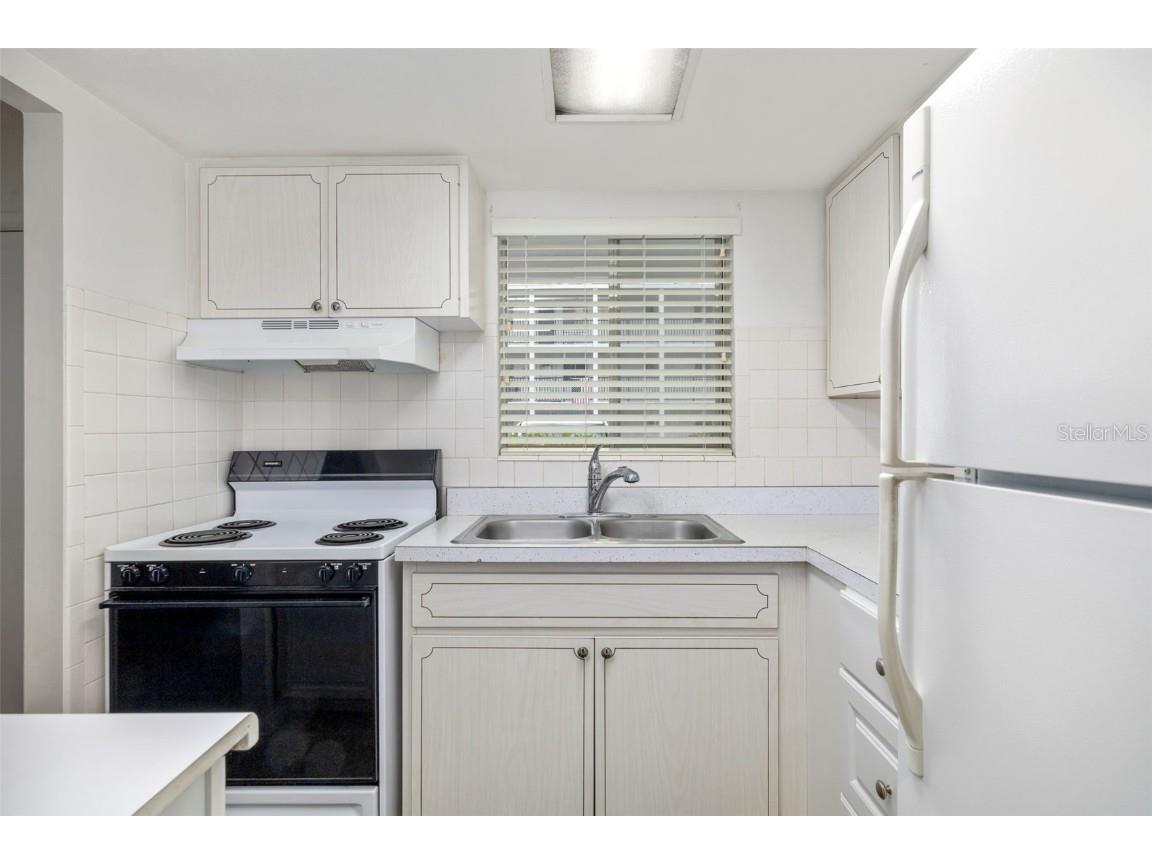 2053 Canal Drive #L-3 Bradenton FL 34207 A4667050 image10