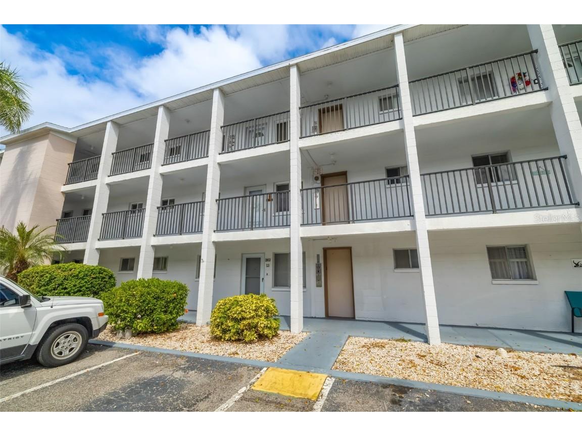 2053 Canal Drive #L-3 Bradenton FL 34207 A4667050 image42