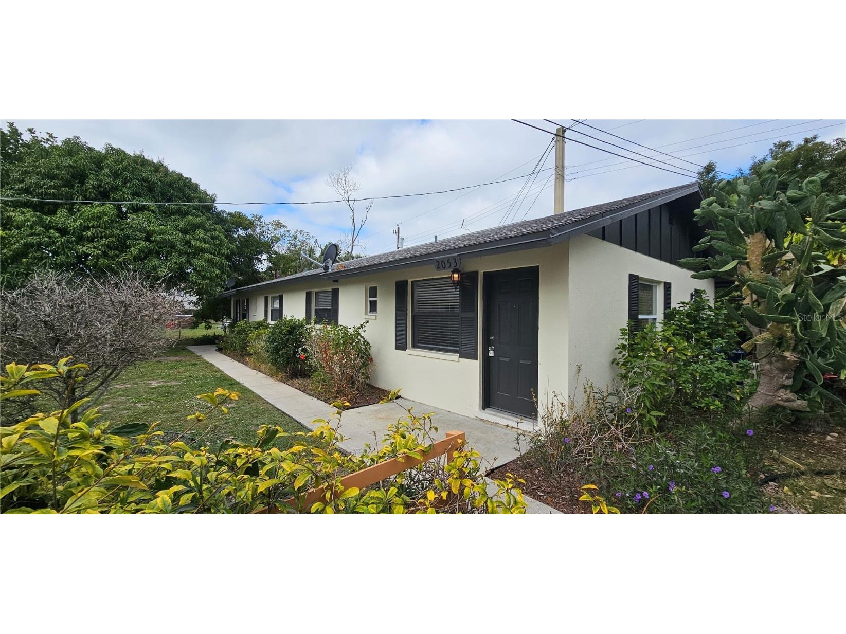 2053 Fiesta Drive Sarasota FL 34231 R4907530 image1