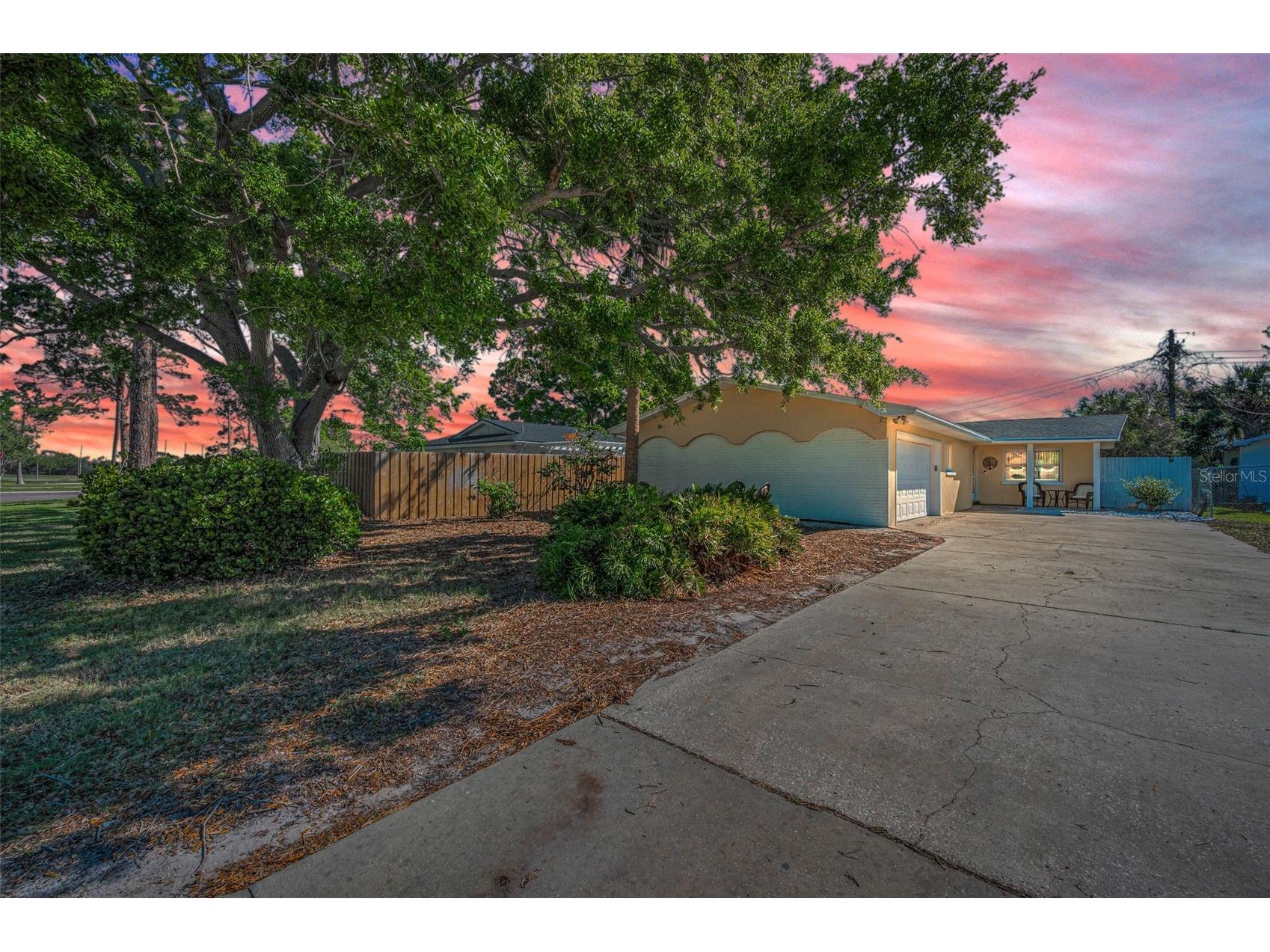 2053 Jefferson Avenue Dunedin FL 34698 TB8477991 image1