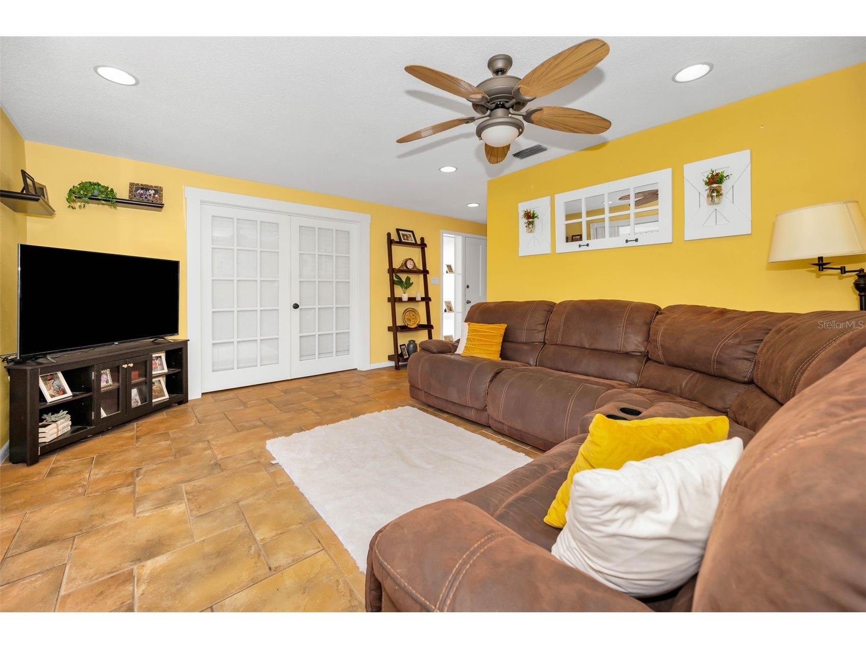 2053 Jefferson Avenue Dunedin FL 34698 TB8477991 image6