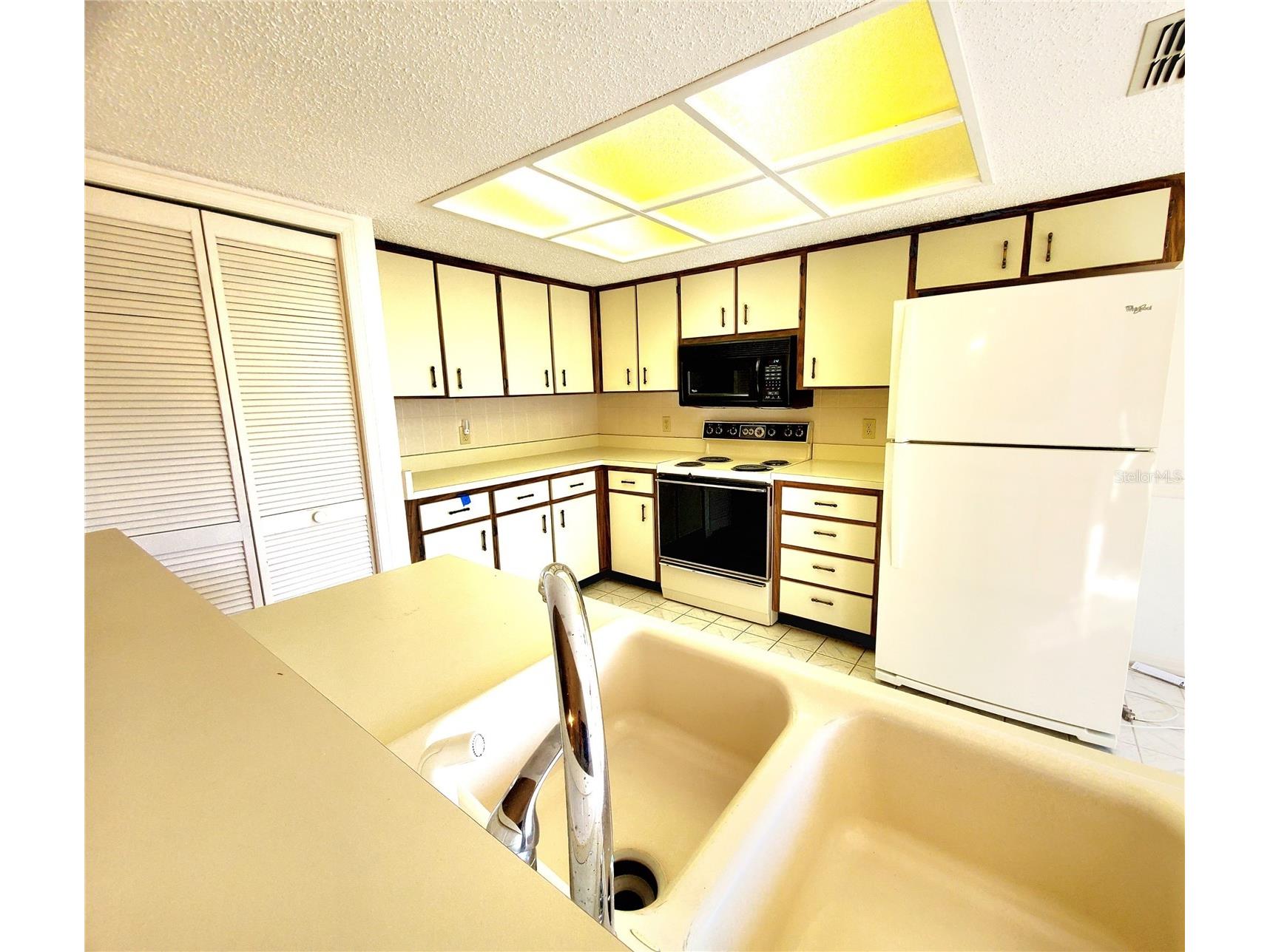 2053 Villa Terrace Clearwater FL 33763 TB8465533 image12
