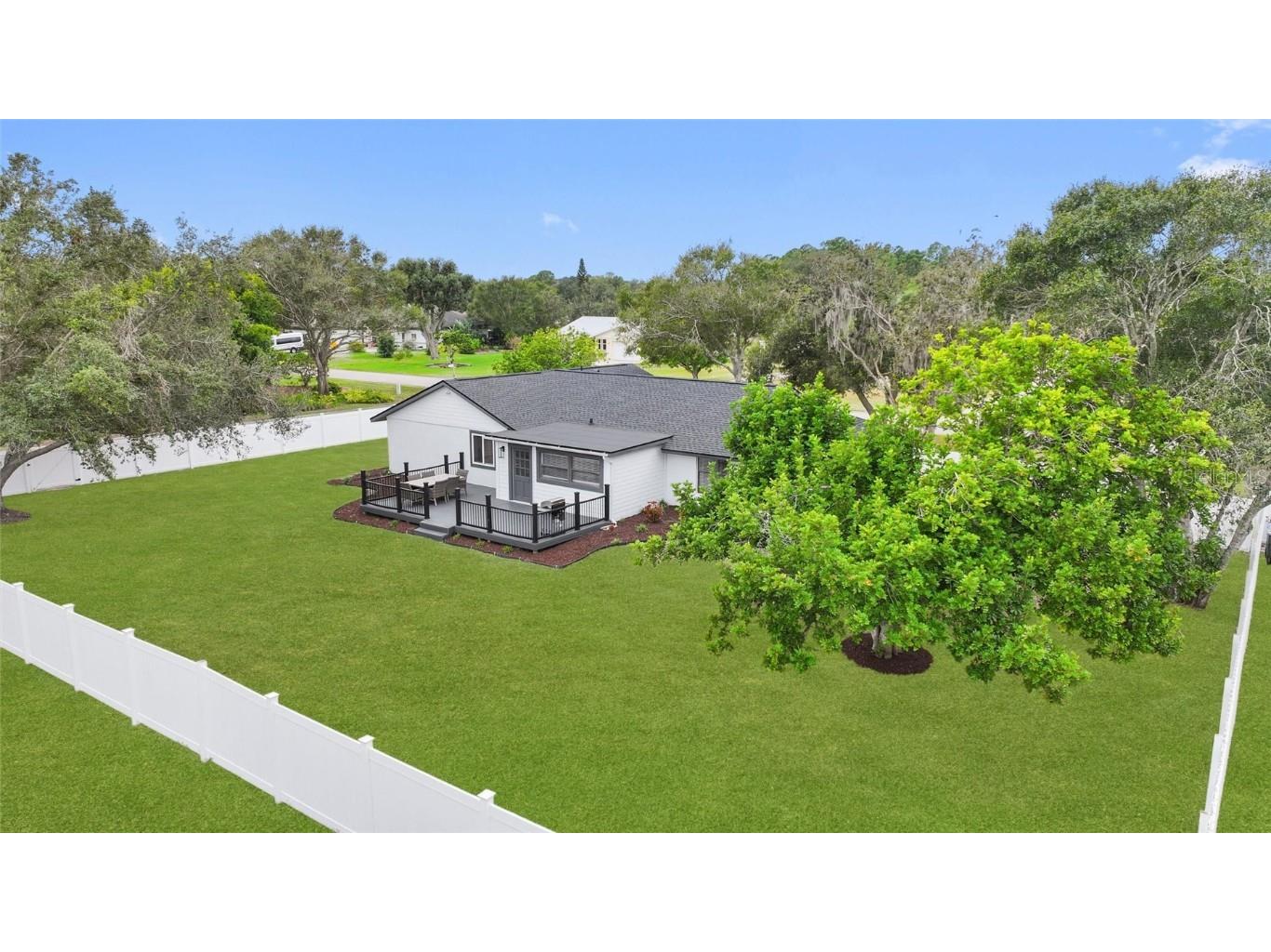 2054 Racimo Drive Sarasota FL 34240 A4670940 image18