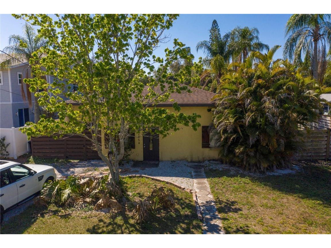 2054 Roselawn Street Sarasota FL 34231 A4527025 image1