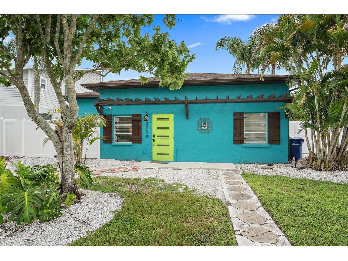2054 Roselawn Street Sarasota FL 34231 A4659165 image1