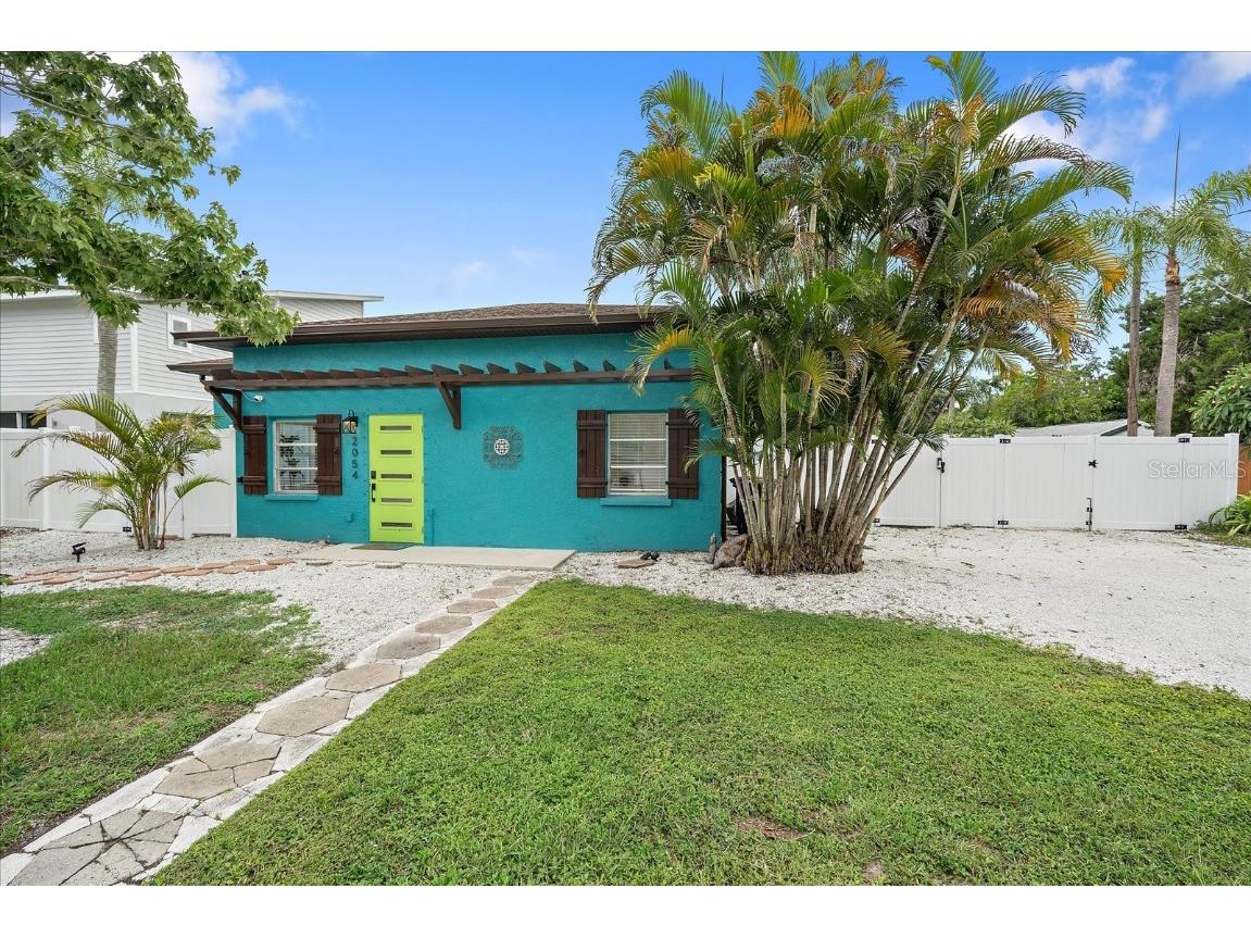 2054 Roselawn Street Sarasota FL 34231 A4659305 image1