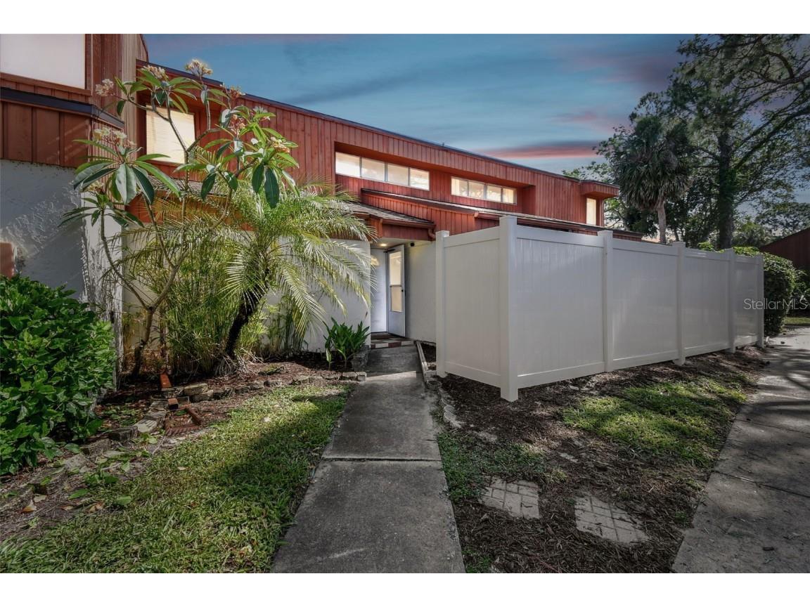 2054 Sunset Point Road #33 Clearwater FL 33765 U8198786 image1