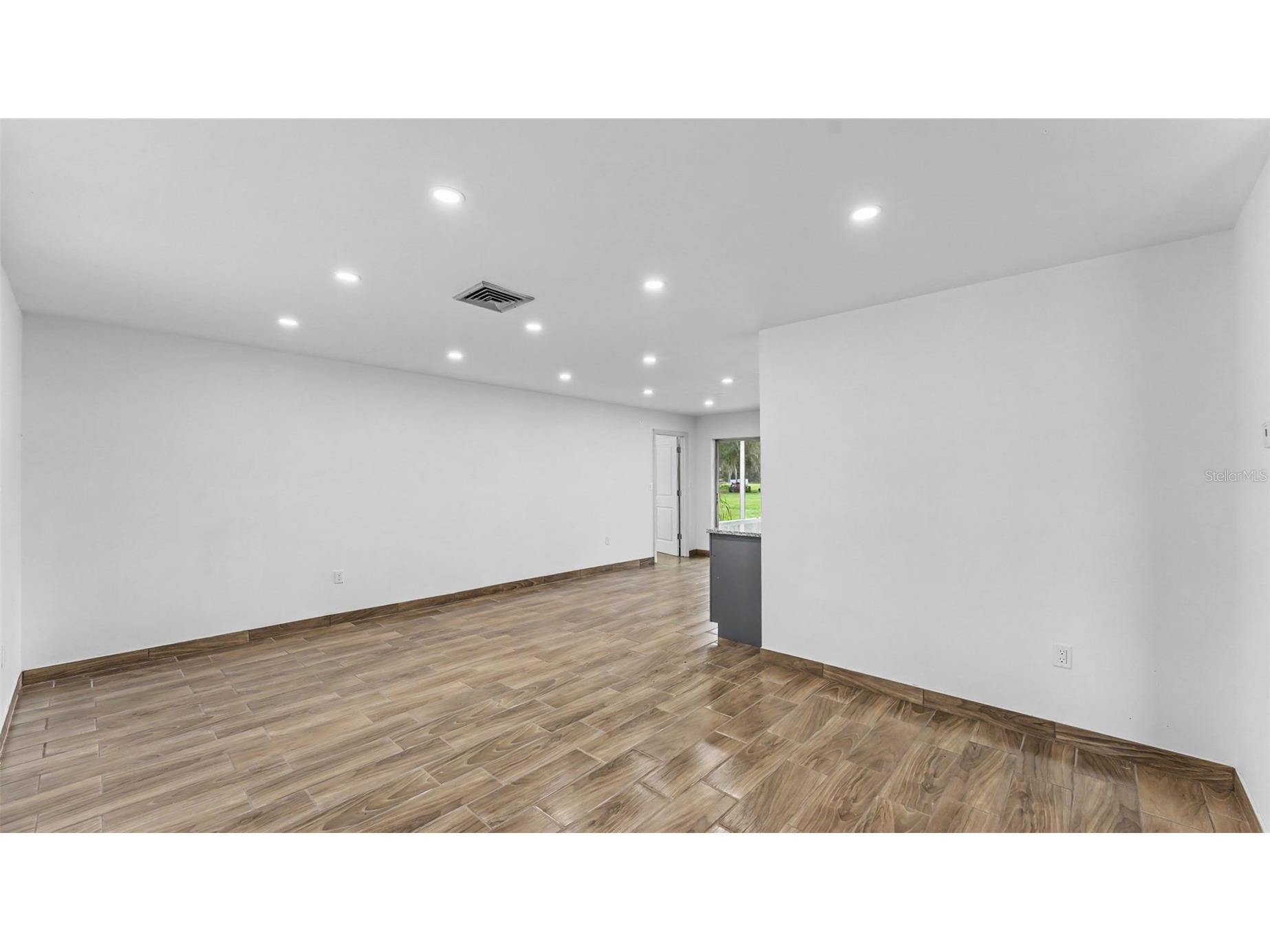 2055 Avenue C Mulberry FL 33860 L4963067 image18