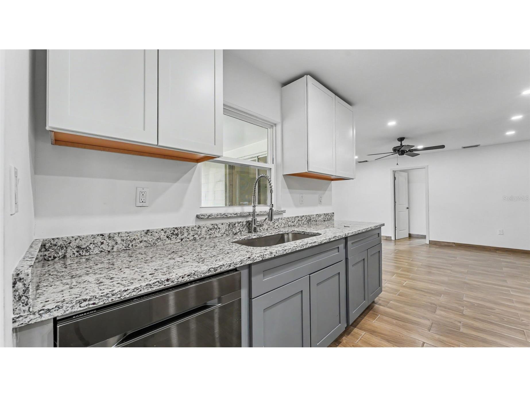 2055 Avenue C Mulberry FL 33860 L4963067 image28