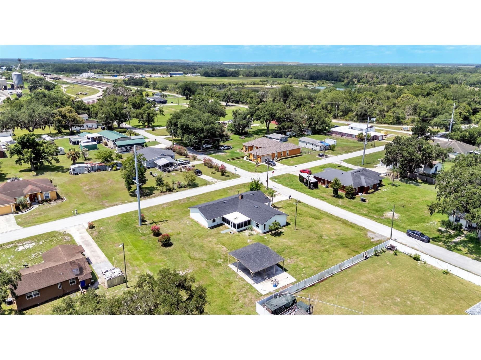 2055 Avenue C Mulberry FL 33860 L4963067 image3