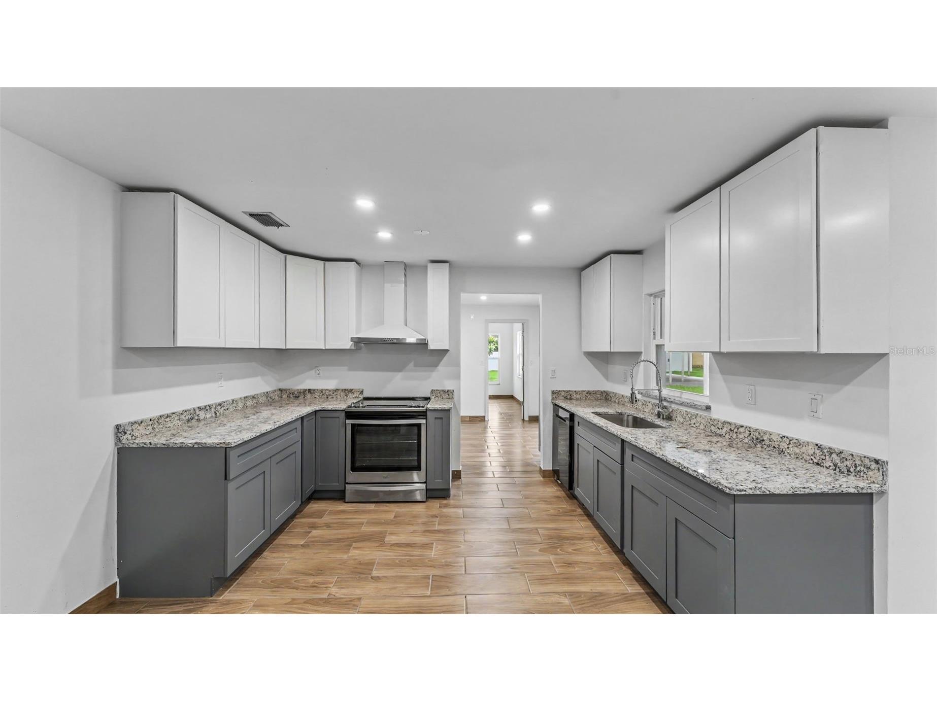 2055 Avenue C Mulberry FL 33860 L4963067 image31