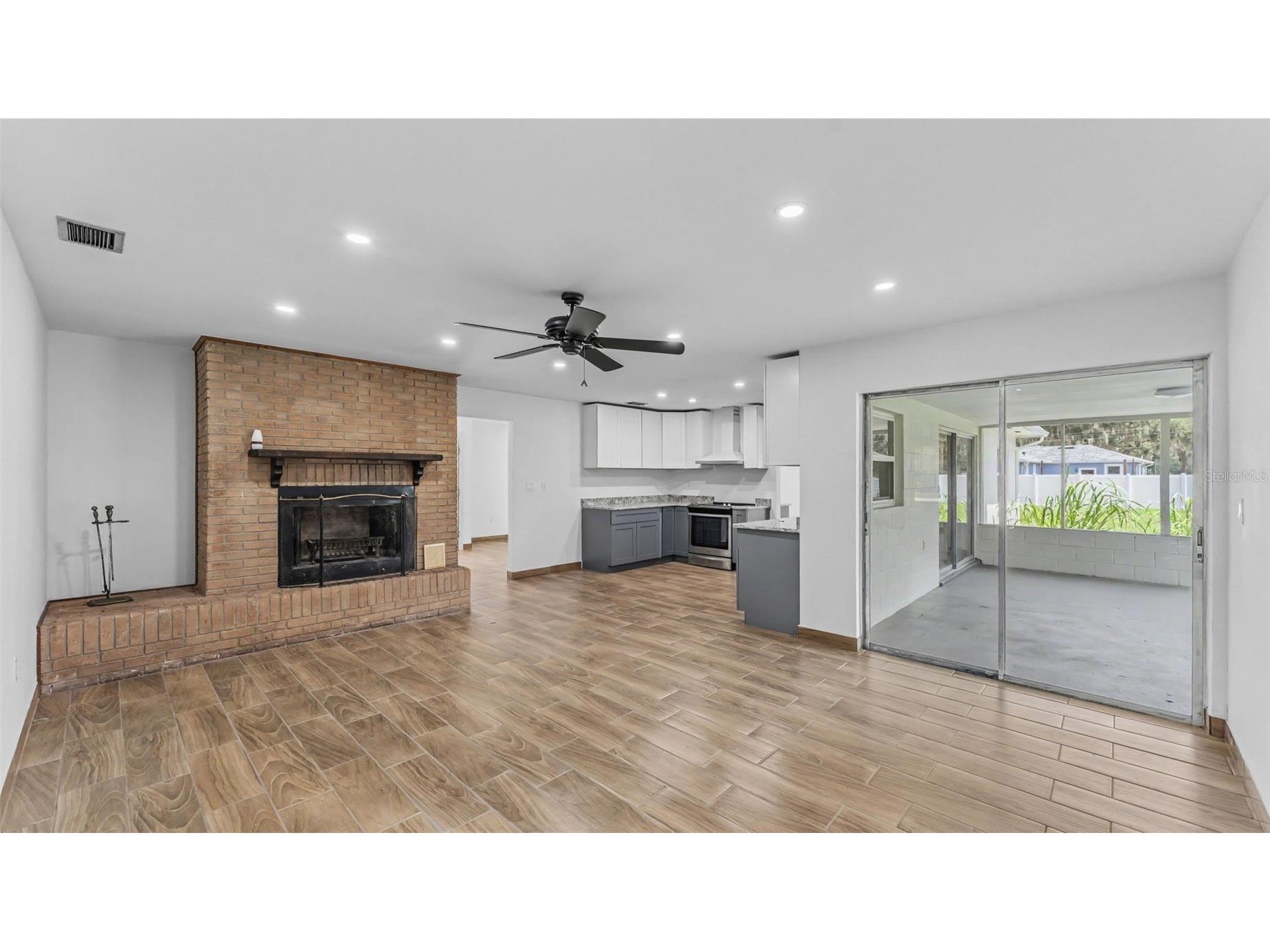 2055 Avenue C Mulberry FL 33860 L4963067 image33