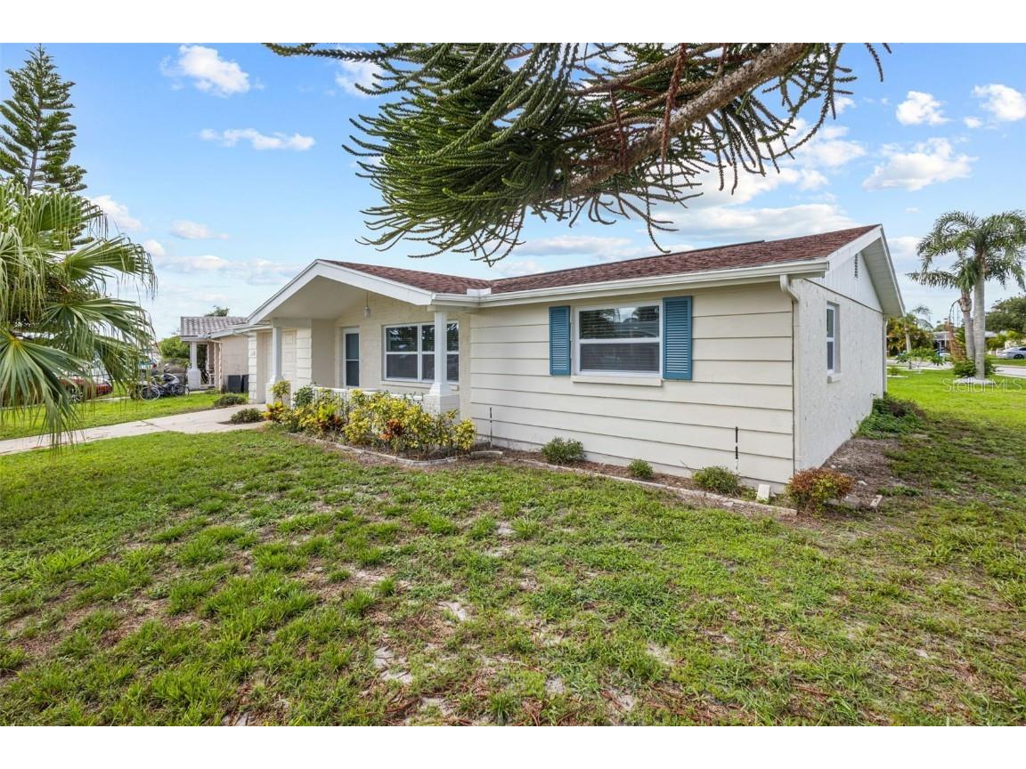 2055 Norfolk Drive Holiday FL 34691 U8248814 image1