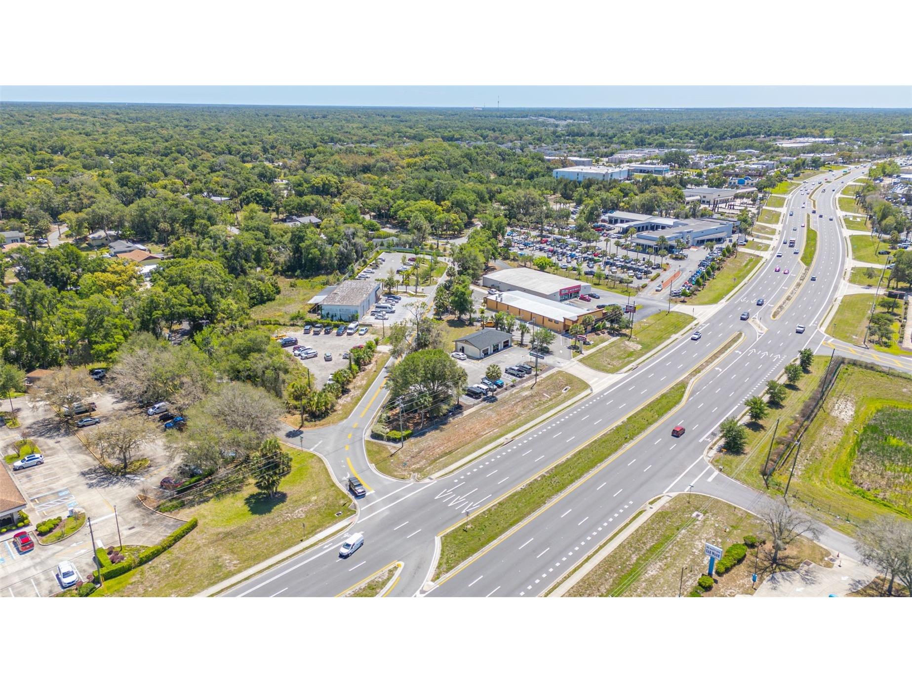 2055 S Woodland Boulevard Deland FL 32720 V4948561 image5