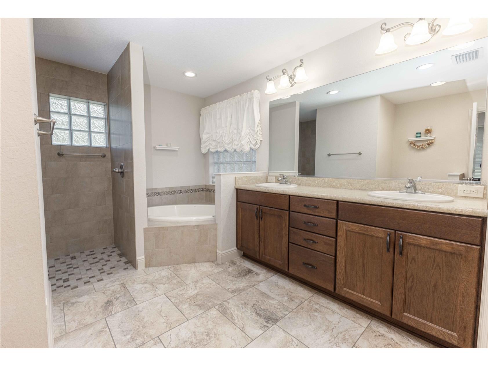 2057 E C 462 Wildwood FL 34785 G5112511 image62