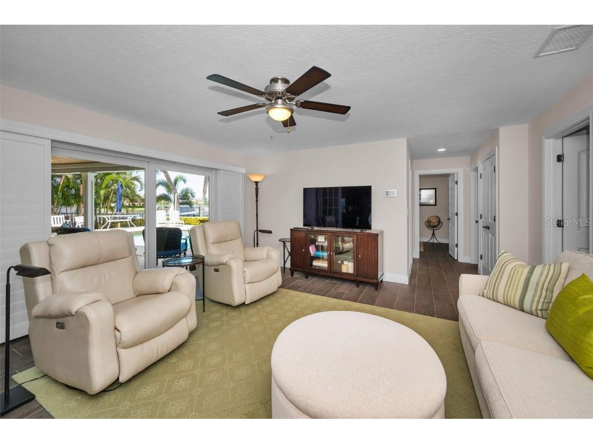 2057 Kansas Avenue NE Saint Petersburg FL 33703 - TAMPA BAY TB8414254 image28