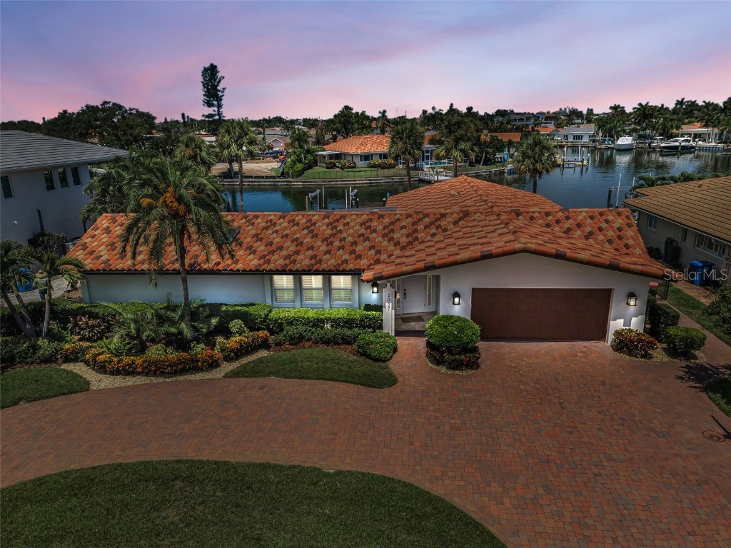 2057 Kansas Avenue NE Saint Petersburg FL 33703 - TAMPA BAY TB8414254 image3