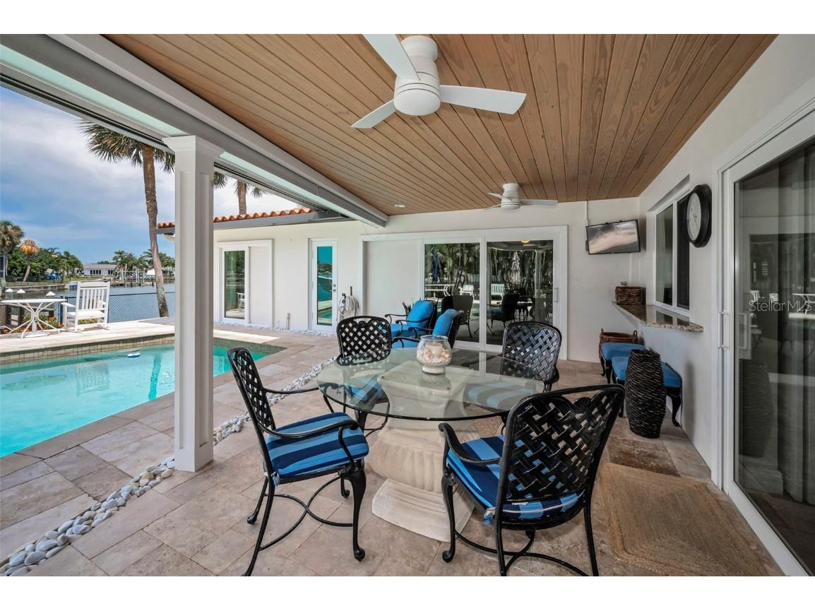 2057 Kansas Avenue NE Saint Petersburg FL 33703 - TAMPA BAY TB8414254 image42