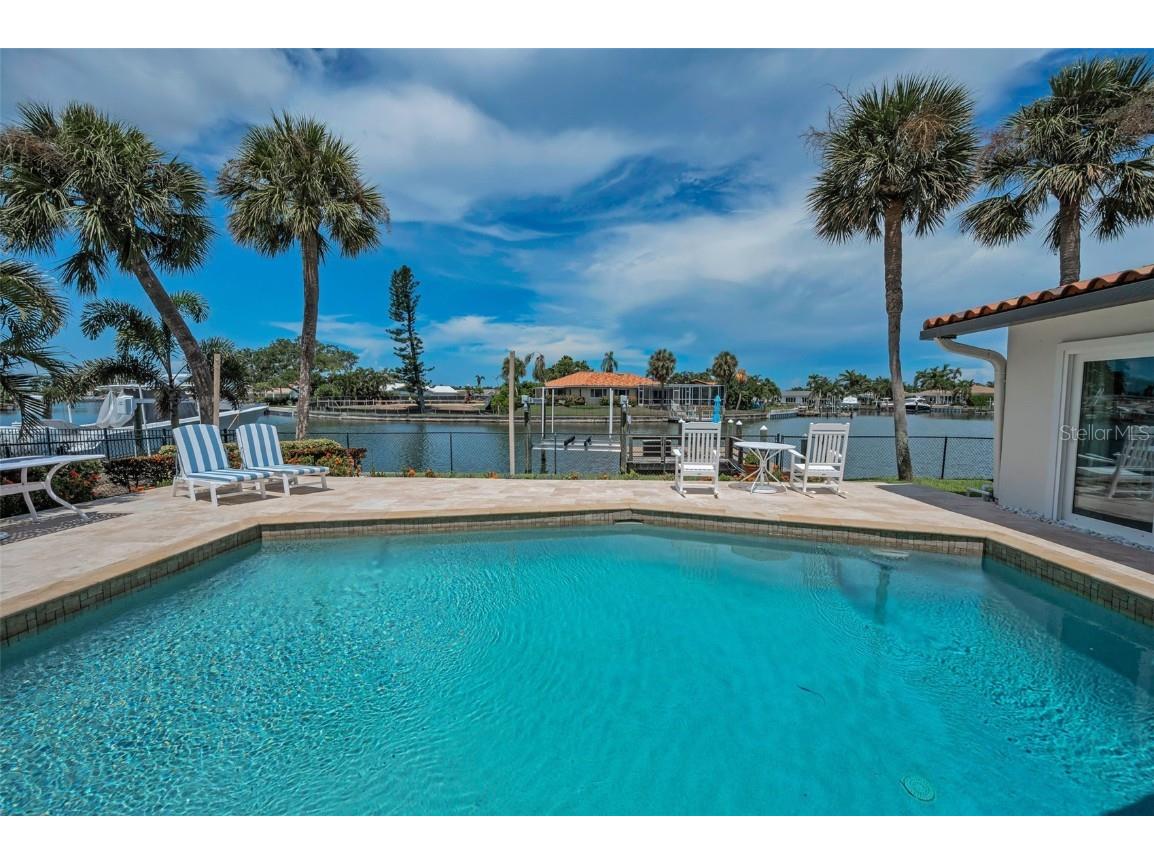 2057 Kansas Avenue NE Saint Petersburg FL 33703 - TAMPA BAY TB8414254 image43