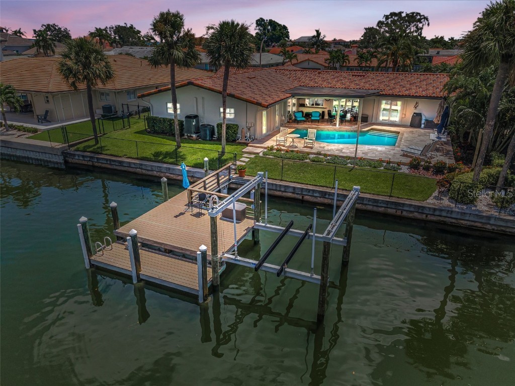 2057 Kansas Avenue NE Saint Petersburg FL 33703 - TAMPA BAY TB8414254 image48