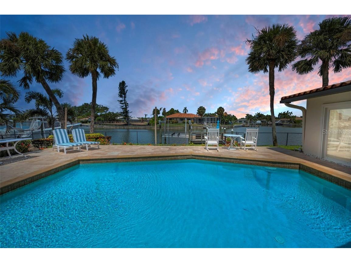 2057 Kansas Avenue NE Saint Petersburg FL 33703 - TAMPA BAY TB8414254 image49