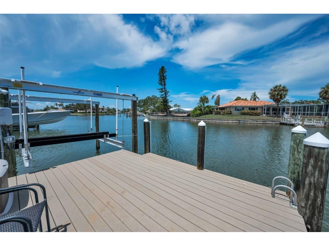 2057 Kansas Avenue NE Saint Petersburg FL 33703 - TAMPA BAY TB8414254 image53