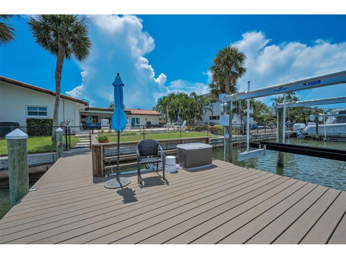 2057 Kansas Avenue NE Saint Petersburg FL 33703 - TAMPA BAY TB8414254 image55