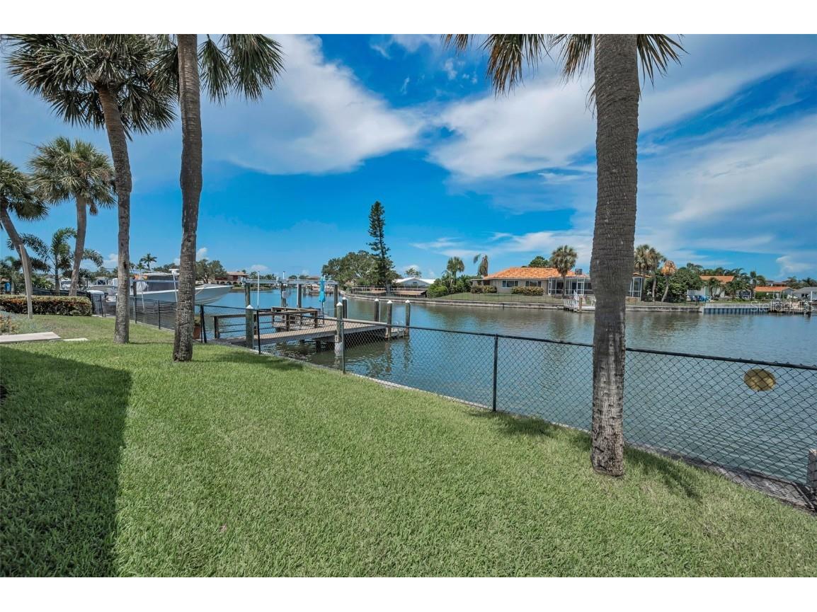 2057 Kansas Avenue NE Saint Petersburg FL 33703 - TAMPA BAY TB8414254 image59