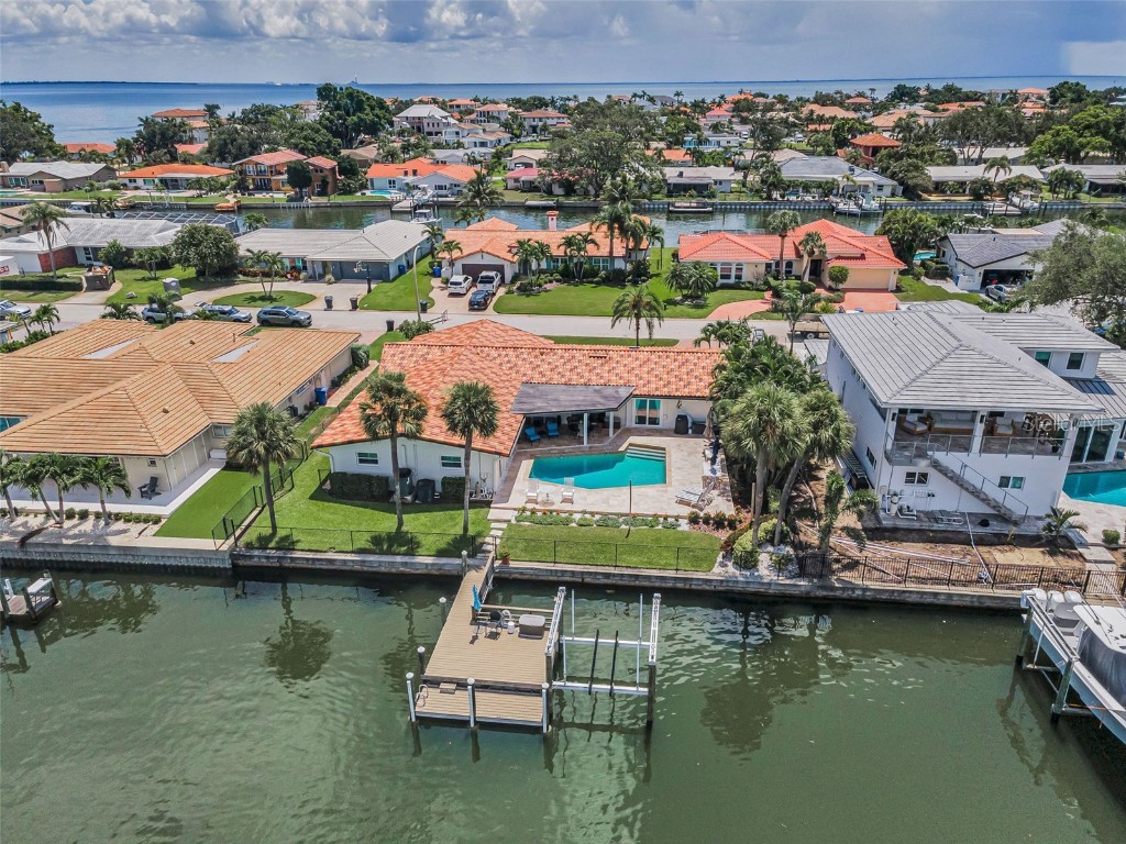 2057 Kansas Avenue NE Saint Petersburg FL 33703 - TAMPA BAY TB8414254 image62