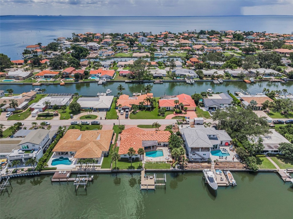 2057 Kansas Avenue NE Saint Petersburg FL 33703 - TAMPA BAY TB8414254 image63