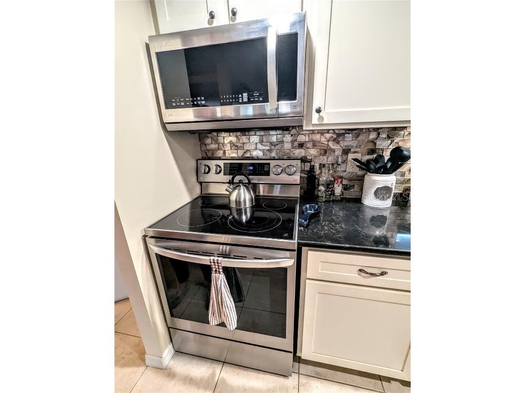 2057 Sunset Drive #G1 Bradenton FL 34207 A4641993 image10