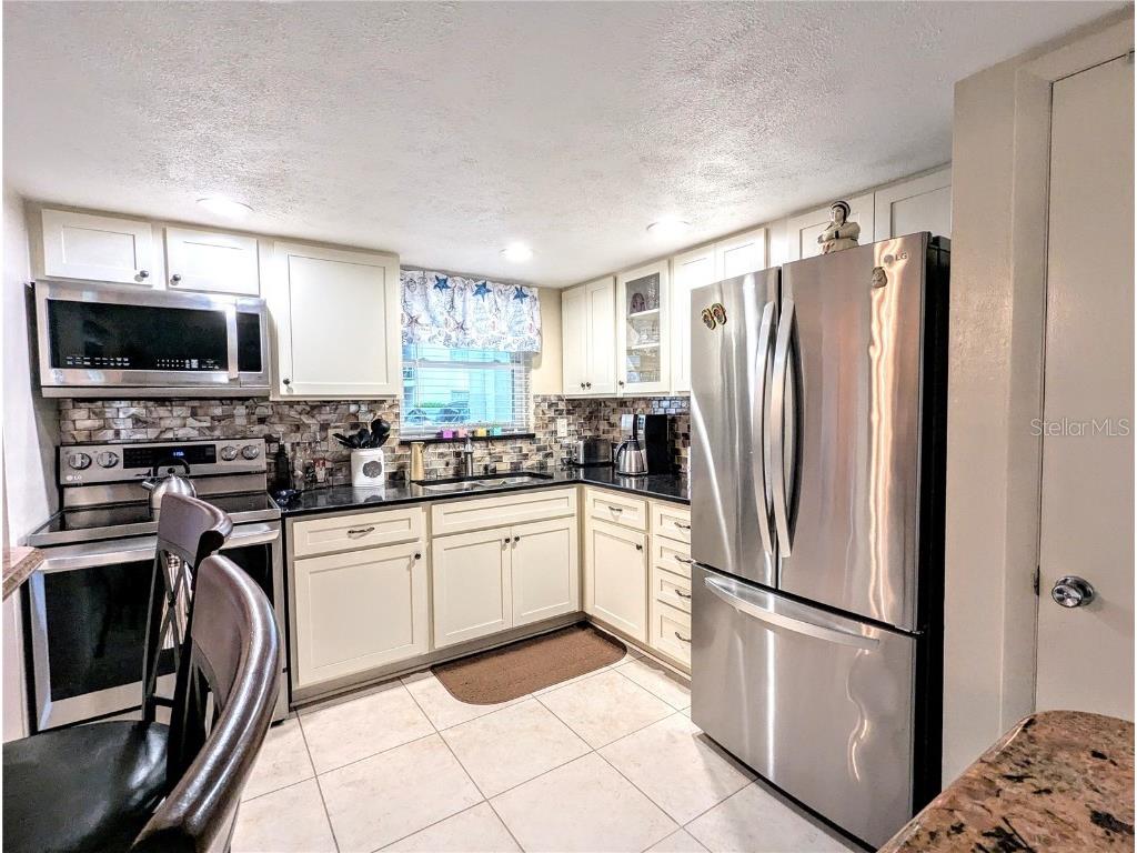 2057 Sunset Drive #G1 Bradenton FL 34207 A4641993 image6
