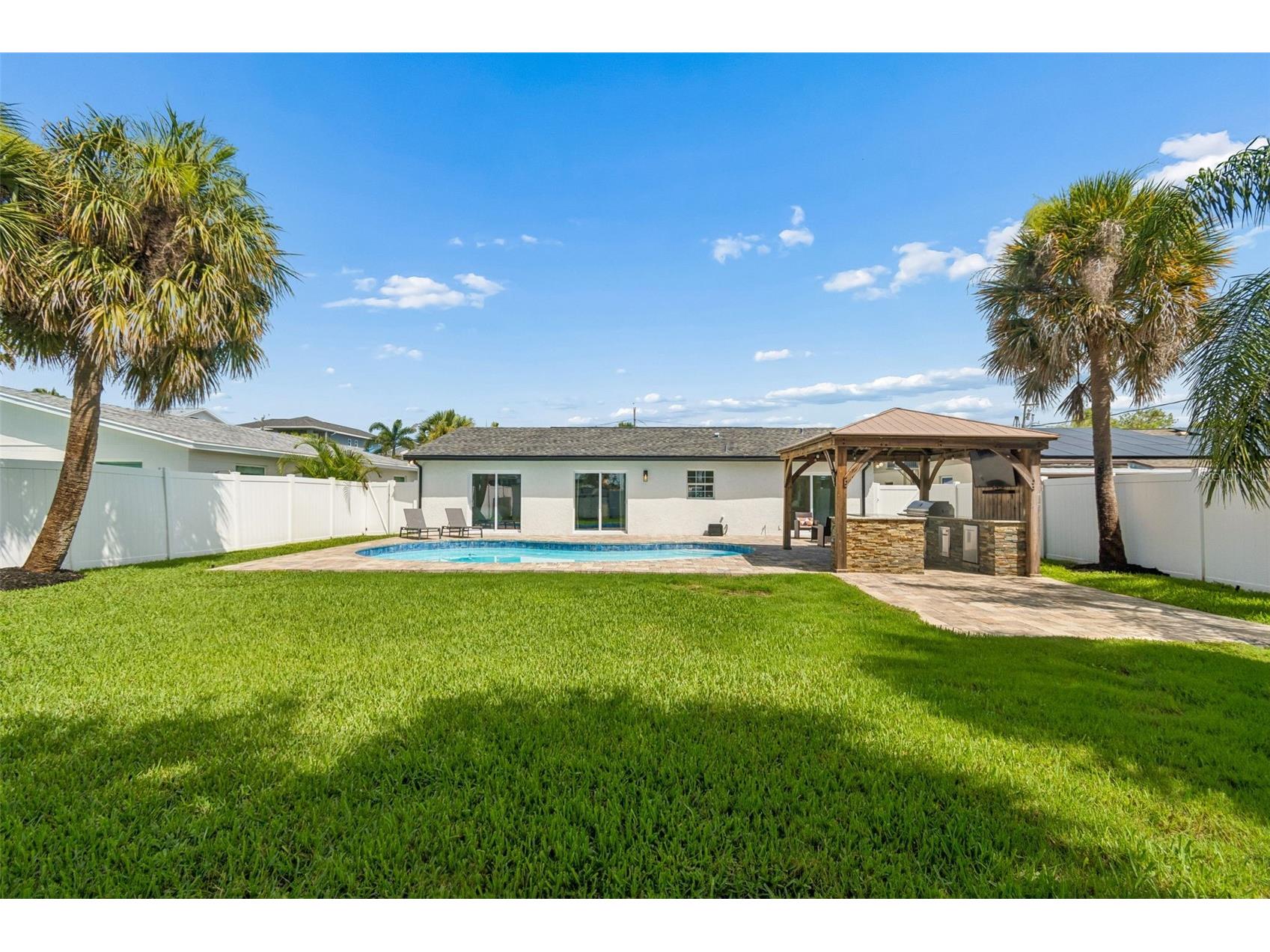 2058 Bayou Grande Boulevard NE Saint Petersburg FL 33703 TB8527857 image27