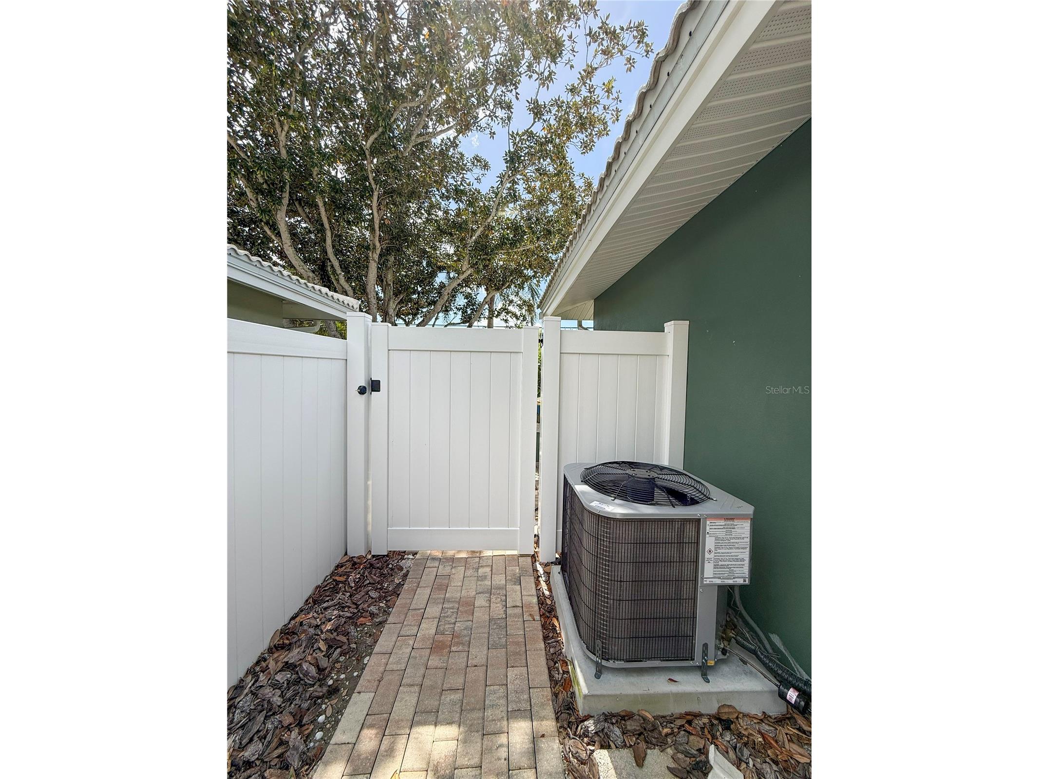 2058 Nursery Road Clearwater FL 33764 TB8484055 image19