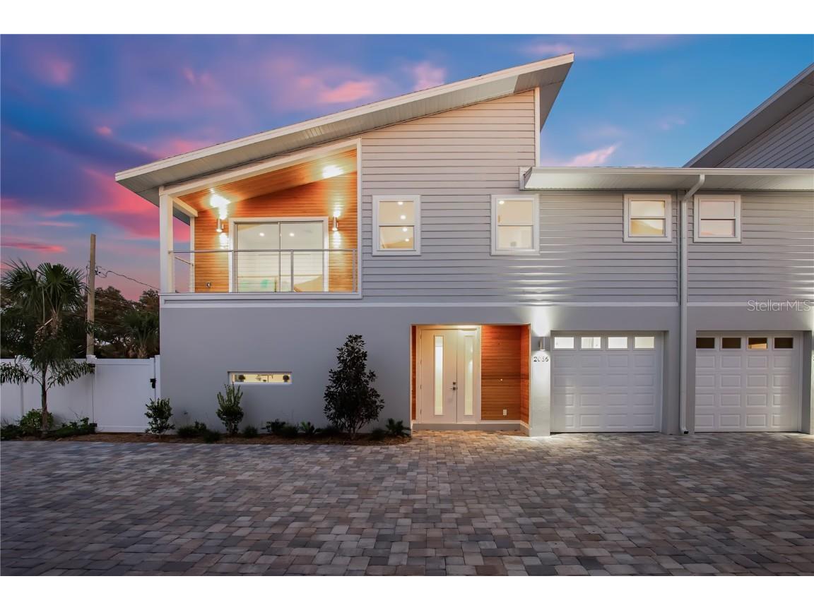 2058 Roselawn Street #A&B Sarasota FL 34231 A4527827 image1