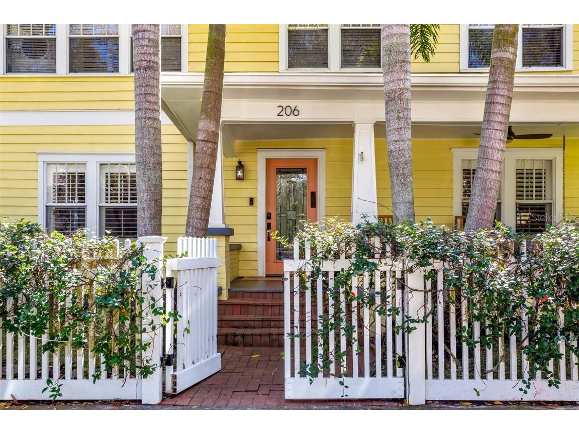 206 11th Avenue NE Saint Petersburg FL 33701 T3508488 image1