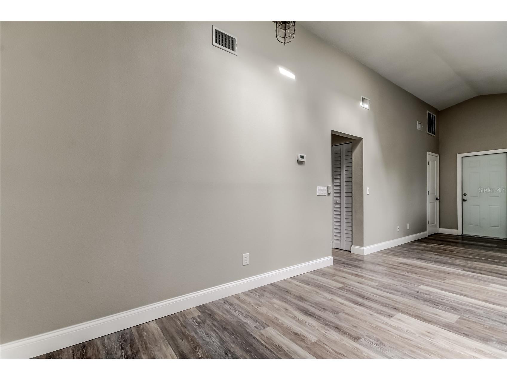 206 Bedford Street Oldsmar FL 34677 TB8455925 image11