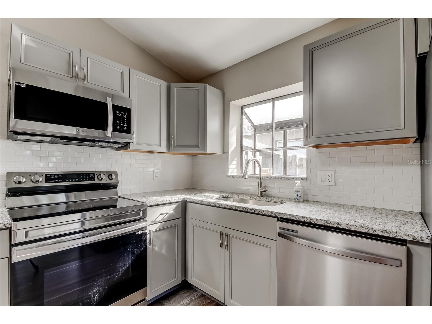 206 Bedford Street Oldsmar FL 34677 TB8455925 image17
