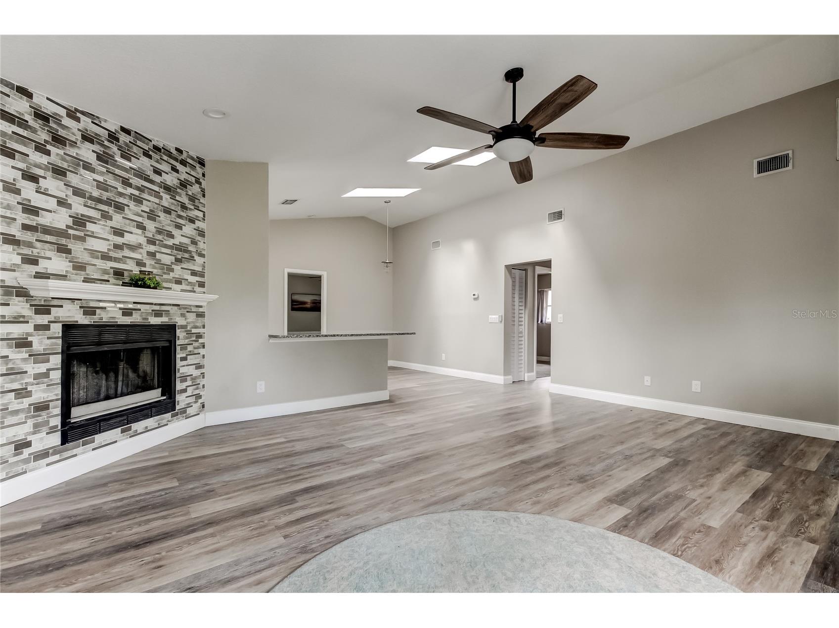 206 Bedford Street Oldsmar FL 34677 TB8455925 image5