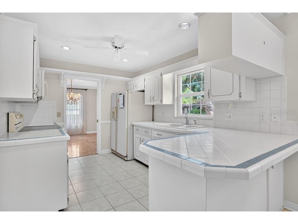 206 Cattail Court Orlando FL 32806 - LAKE HOLDEN O6399792 image12