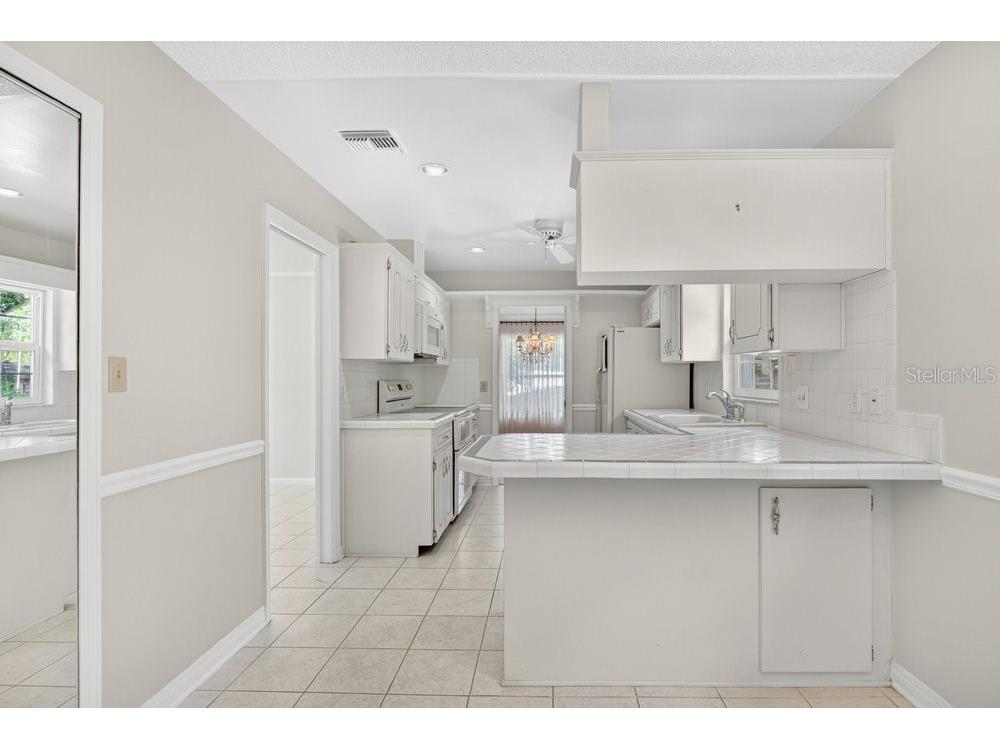 206 Cattail Court Orlando FL 32806 - LAKE HOLDEN O6399792 image13