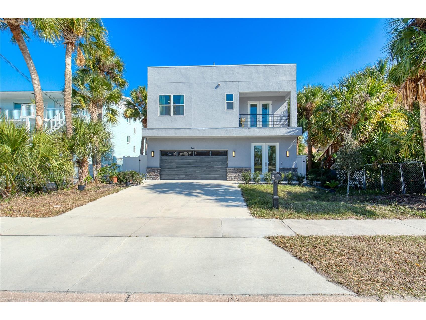 206 N Halifax Avenue Daytona Beach FL 32118 V4948123 image1