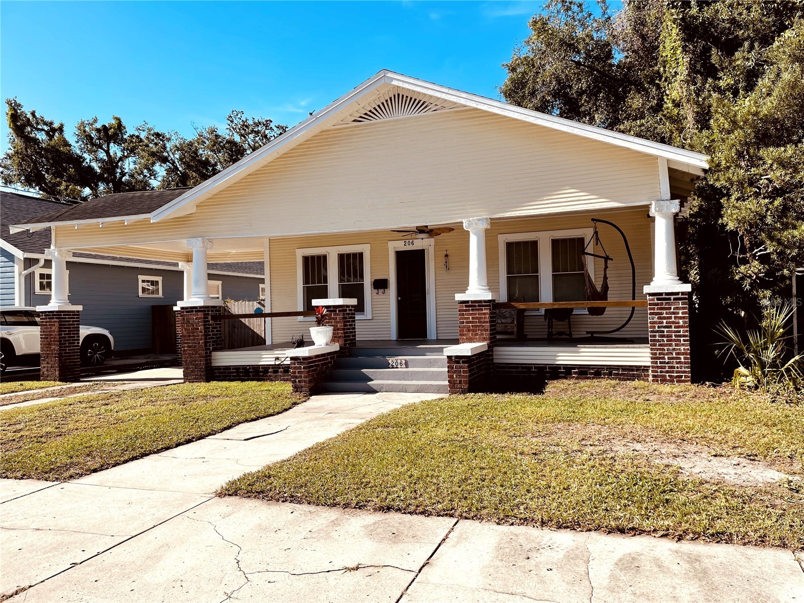 206 W Haya Street Tampa FL 33603 A4685458 image1