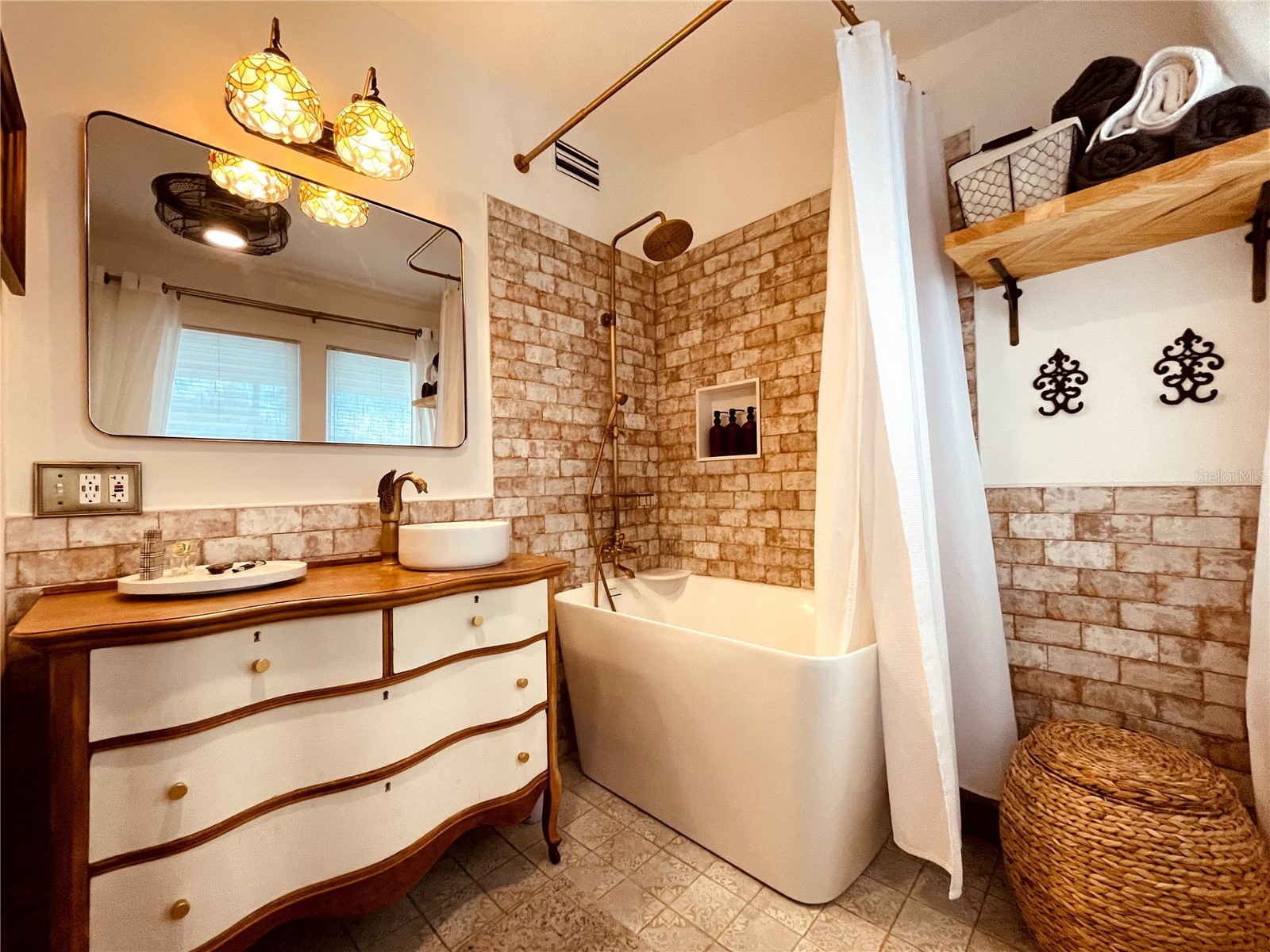 206 W Haya Street Tampa FL 33603 A4685458 image13