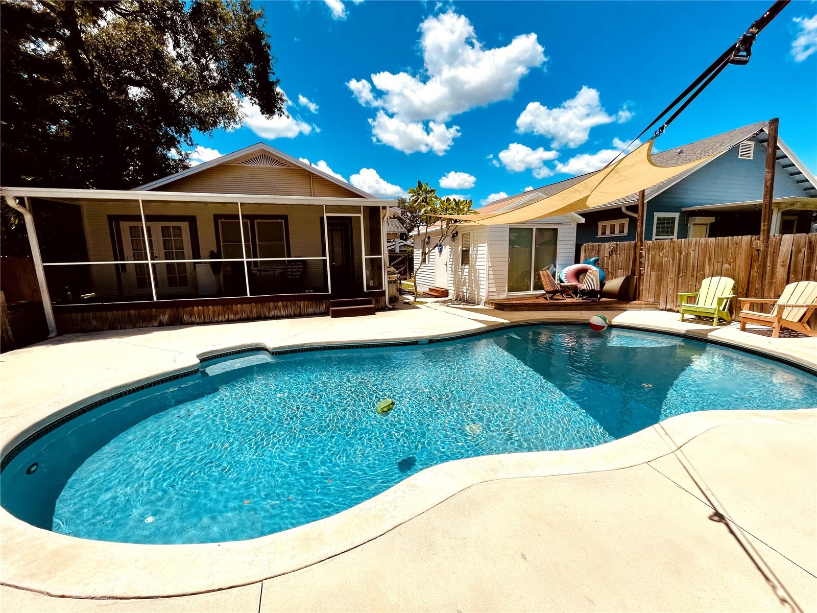 206 W Haya Street Tampa FL 33603 A4685458 image2