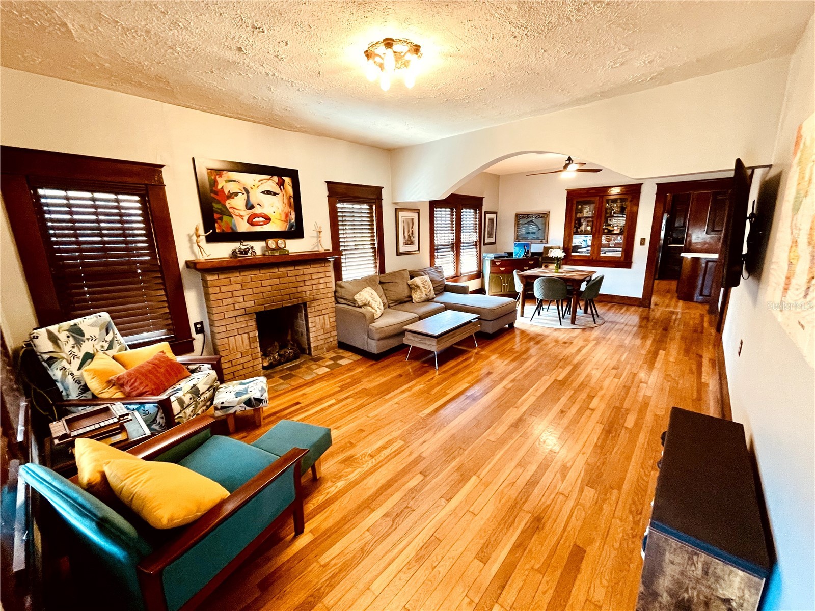 206 W Haya Street Tampa FL 33603 A4685458 image3