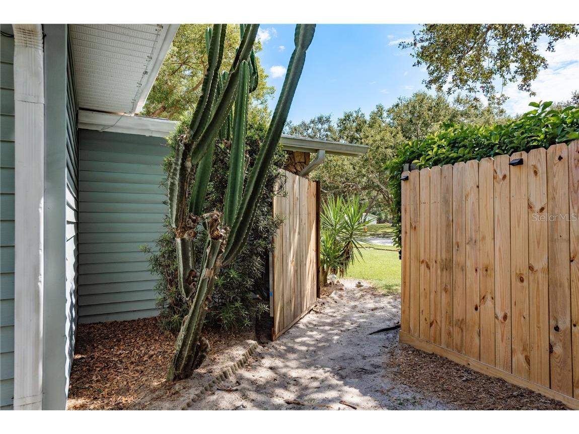 2060 Butternut Circle W Clearwater FL 33763 TB8434519 image30