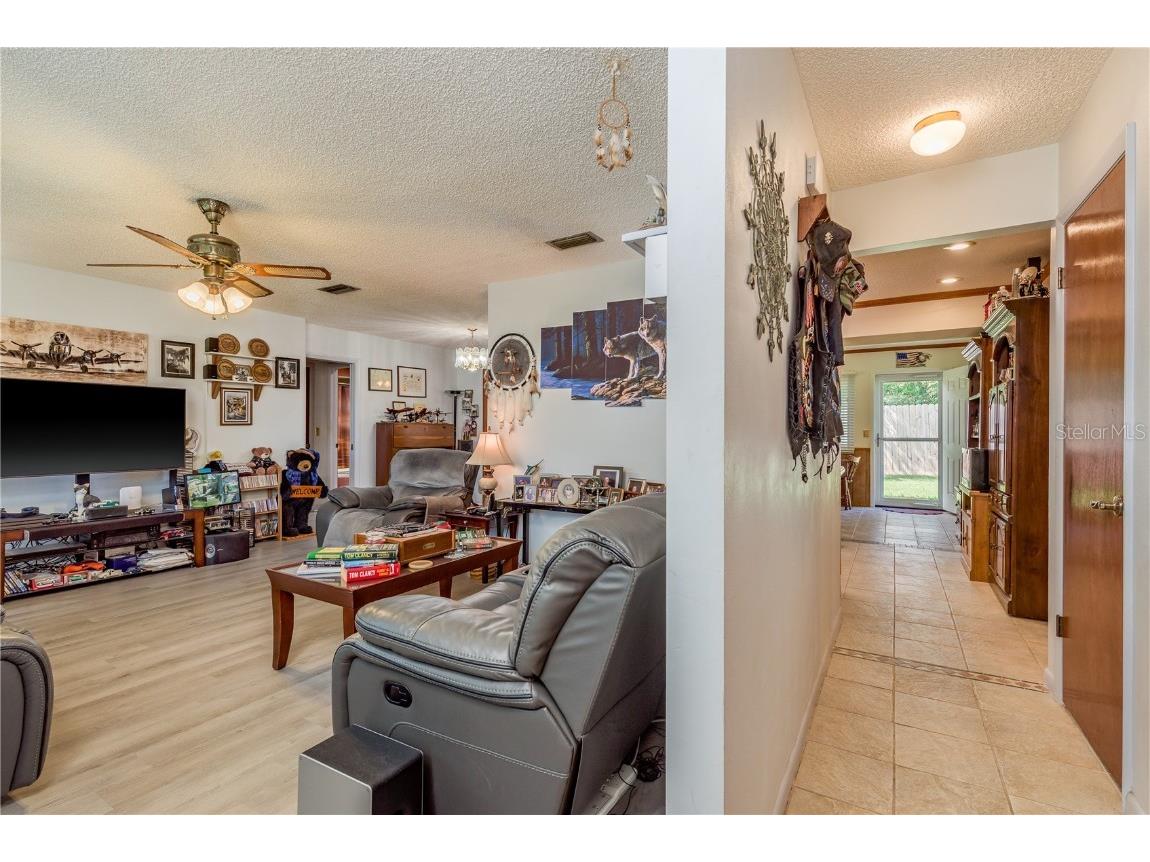 2060 Butternut Circle W Clearwater FL 33763 TB8434519 image6